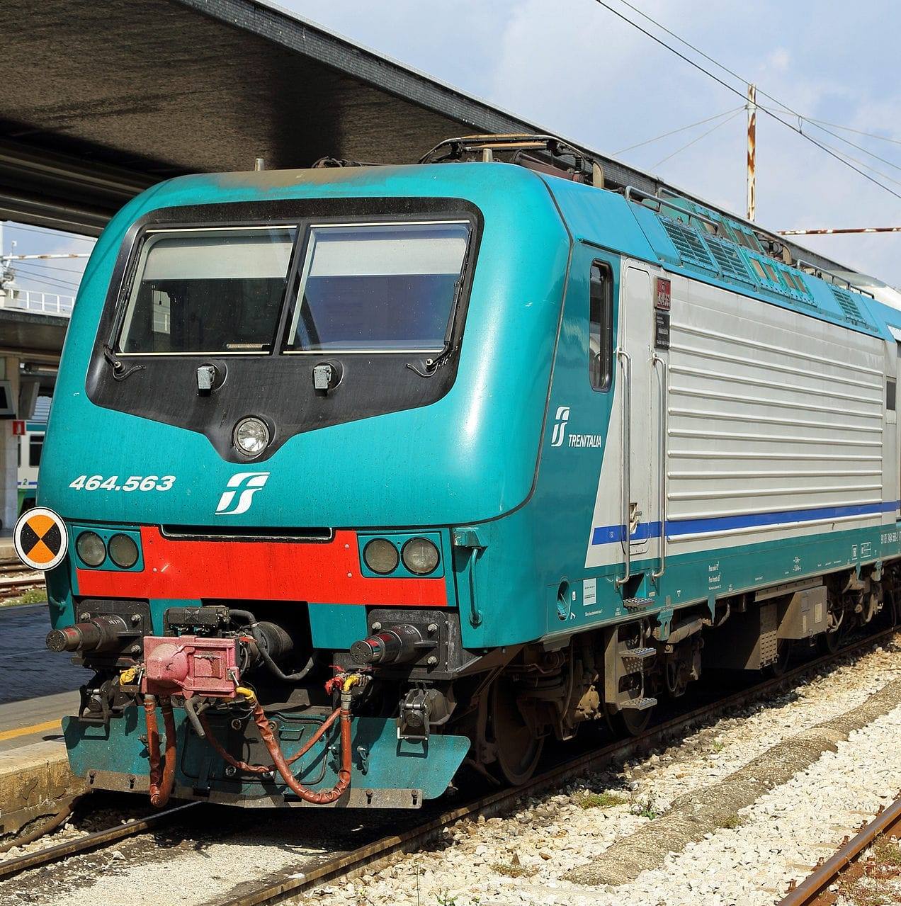 Uomo travolto da treno a Cascina, malore e paura nel vagone