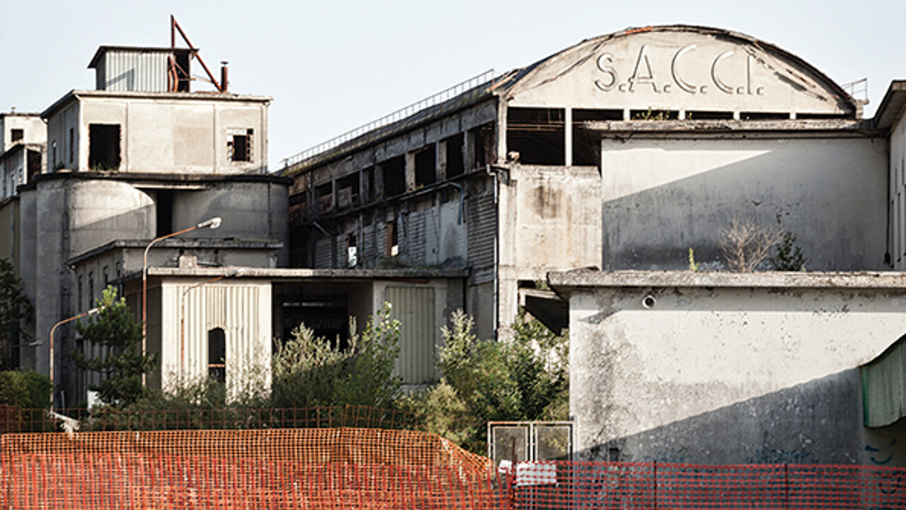 Conto alla rovescia per il verdetto sulla ex Sacci, attesa e tensione crescenti.