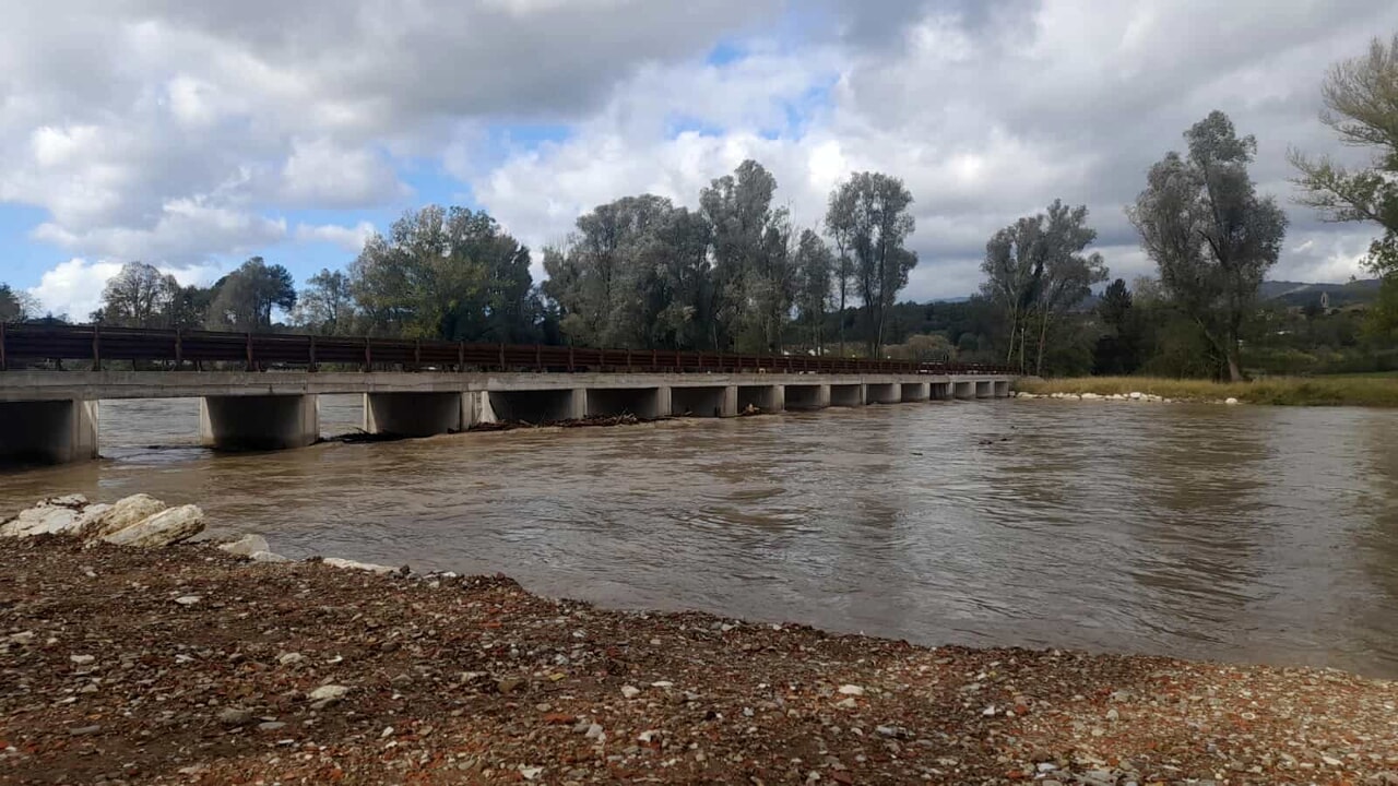 Monitoraggio a Ponte Buriano per Arno in allerta, aggiornamenti sul maltempo