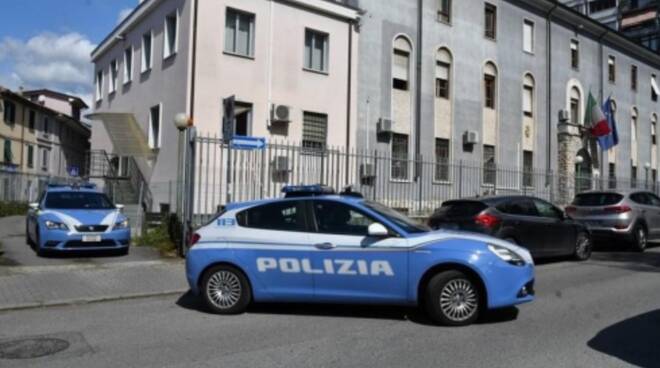 questura massa polizia