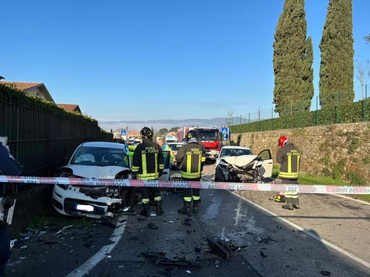 Frontale a Pontenuovo, grave 75enne