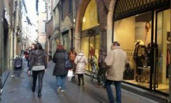 shoppinglucca.jpg
