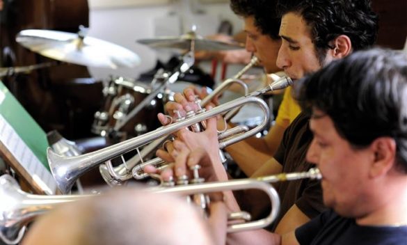 Siena: nuove prospettive per l’Istituzione di Siena Jazz e per i giovani non solo del territorio.Il Ministero dell’Istruzione ha autorizzato 8 corsi di formazione per nuovi docenti di musica