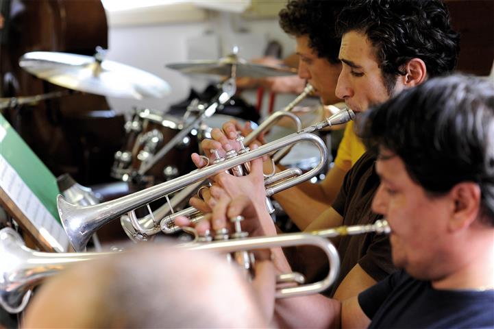 Siena: nuove prospettive per l’Istituzione di Siena Jazz e per i giovani non solo del territorio.Il Ministero dell’Istruzione ha autorizzato 8 corsi di formazione per nuovi docenti di musica