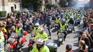 Via alla Vespa parade, in 15mila in sella al mito italiano