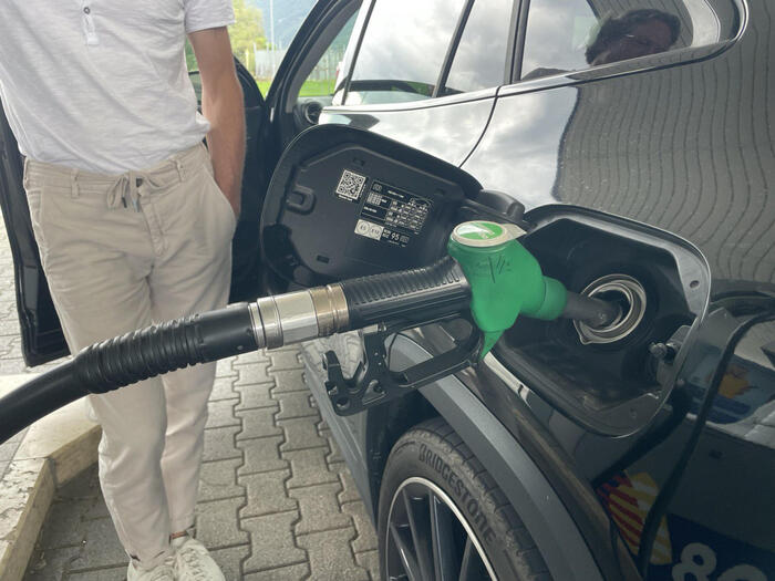 Staffetta, la benzina torna a salire, ai massimi da 6 mesi