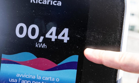 Aumentano punti di ricarica e-car, +31,5% nel trimestre