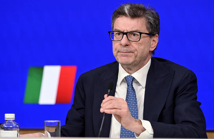 Giorgetti, dal G7 pieno e convinto sostegno all'Ucraina