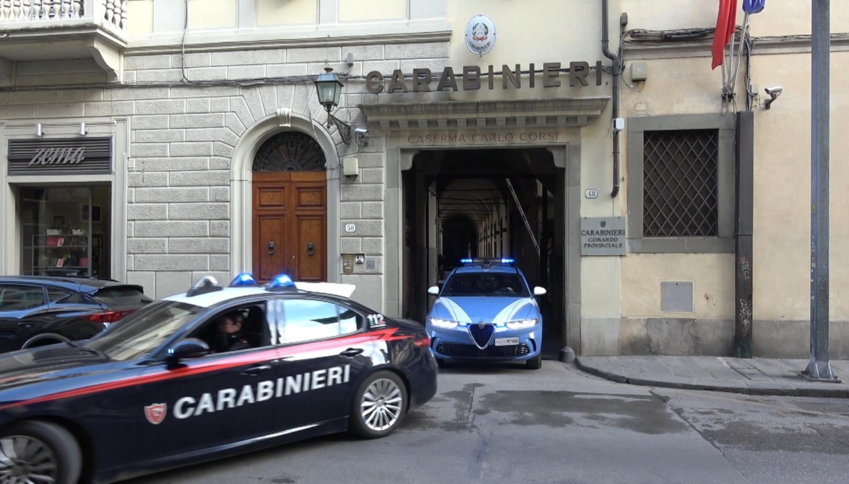 Rubati occhiali per 50 mila euro: 3 uomini fermati a Firenze, irruppero nel negozio a bordo di una 500