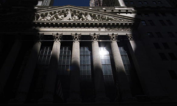 Wall Street apre con il Dj in calo dello 0,14%, Nasdaq +0,63%
