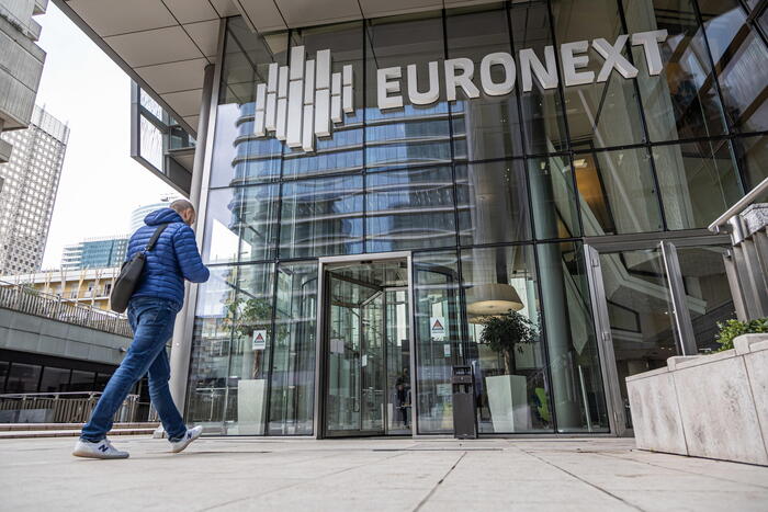 Borsa: l'Europa incerta tra banche centrali e inflazione