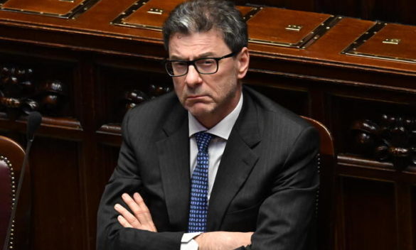 Giorgetti, non è sbagliato che banche facciano sacrifici