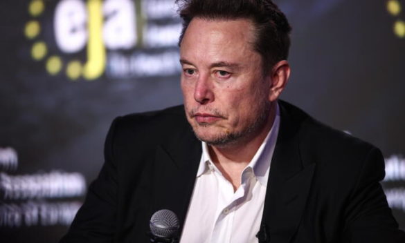 Scontro sull'utilizzo dell'A tra Apple e Elon Musk