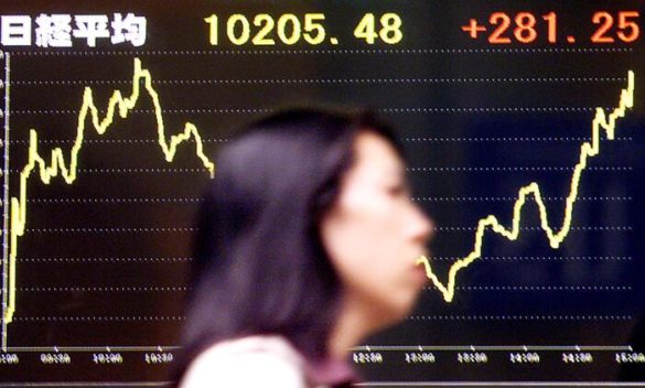 Borsa: Asia in ordine sparso, Tokyo +0,24% con rinvio della BoJ