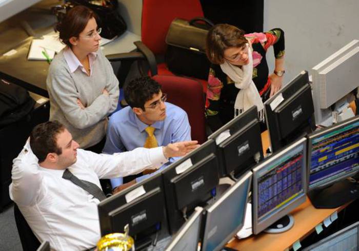 Lo spread Btp-Bund chiude in calo a 130,8 punti