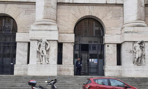 Borsa: Milano chiude in calo dello 0,38%