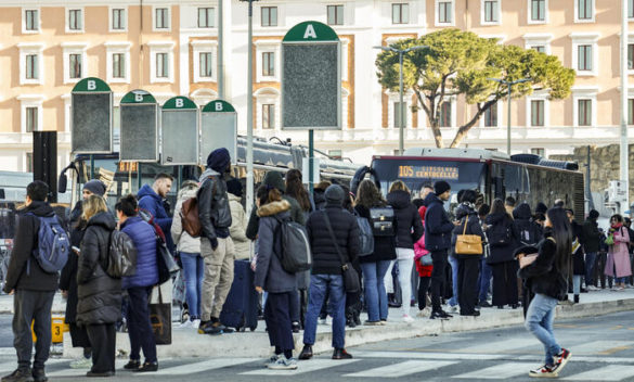 Garante: 'Oltre millecento scioperi nel 2023, quasi il 40% nei trasporti'