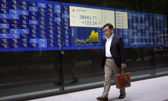 Borsa: l'Asia incerta attende Wall street, male Shenzhen