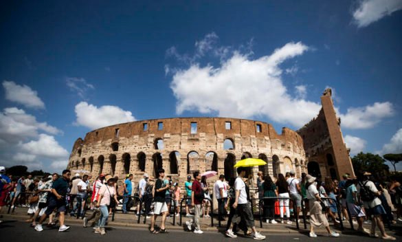 Flussi turistici in aumento ad agosto, ma pesa l'inflazione