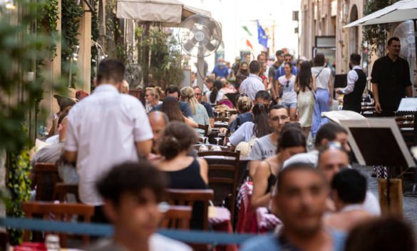 Bankitalia, aumento prezzi nel turismo frena calo inflazione