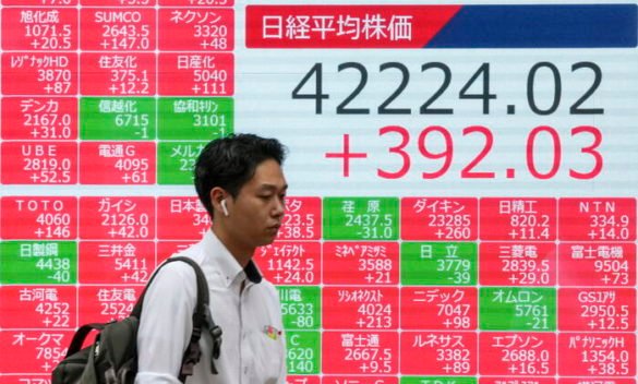 Borsa: l'Asia segue onda Wall Street, Cina arranca con il pil