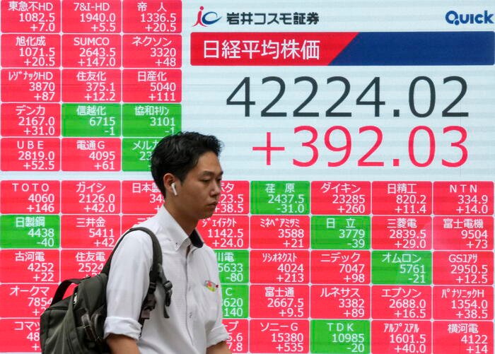 Borsa: l'Asia segue onda Wall Street, Cina arranca con il pil