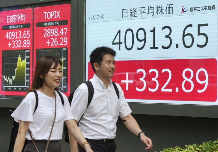 Borsa: Asia corre con attesa tassi Fed, Tokyo (+1,9%) ai massimi