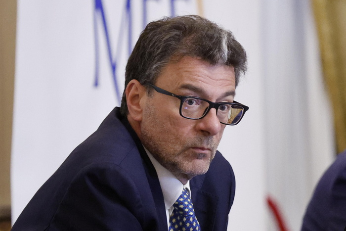 Giorgetti, 'non serve una manovra lacrime e sangue'