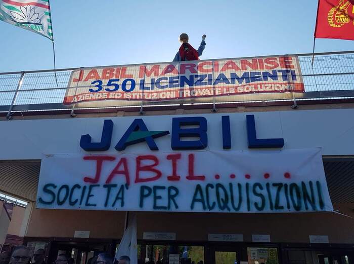 Jabil: no lavoratori a cessione. "Azienda resti a Marcianise"