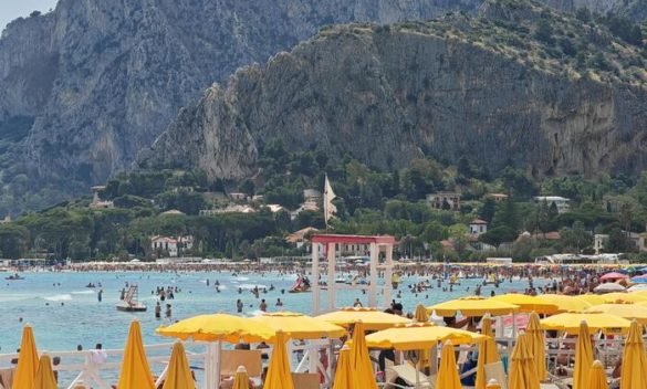 Inizia il grande esodo estivo, prenotate 8 camere su 10