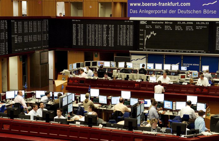 Borsa: Europa apre in ordine sparso, Parigi +0,26%, Londra -0,1%