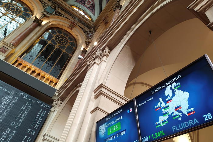 Borsa: Europa poco mossa, future Usa contrastati, Milano +0,3%