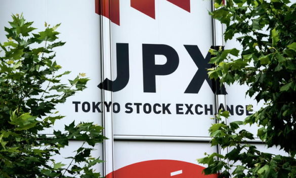 Borsa: Tokyo crolla in apertura, Nikkei -4,24%