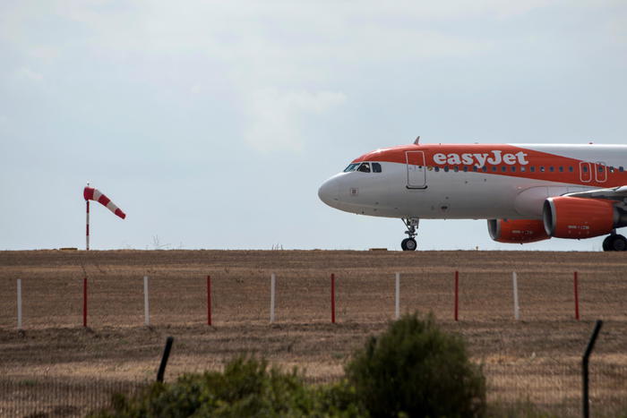 EasyJet, cancellati 10 voli tra Italia e Portogallo fino al 17/8