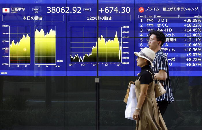 Borsa: l'Asia apre settembre con la debolezza della Cina