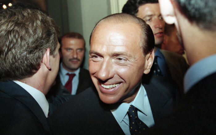 Corte Ue annulla stop Bce su Berlusconi in Mediolanum