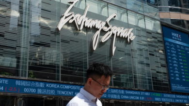 Borsa: Hong Kong negativa, apre a -0,9%