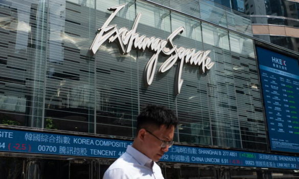 Borsa: Hong Kong negativa, apre a -0,9%