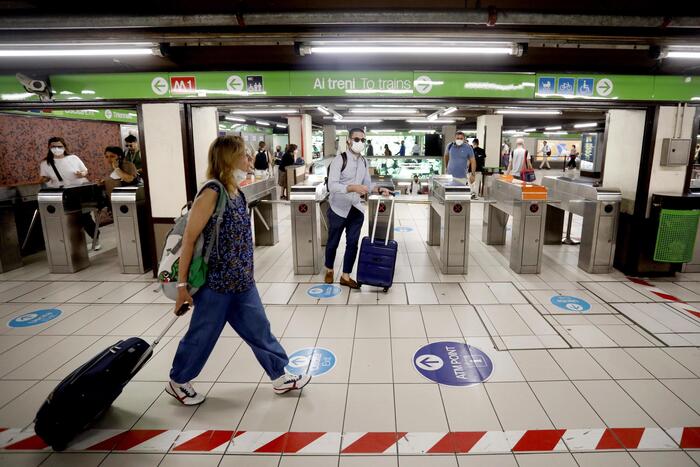 Iniziato lo sciopero dei mezzi a Milano, chiudono M2 e M4