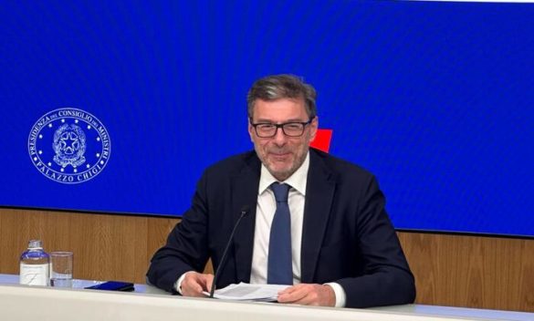 Giorgetti: 'Accordo con l'Ue sul rientro del deficit a sette anni'